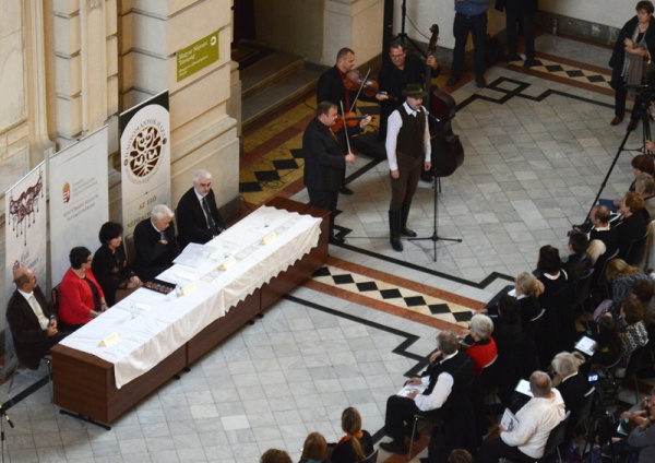 Élő Népművészet